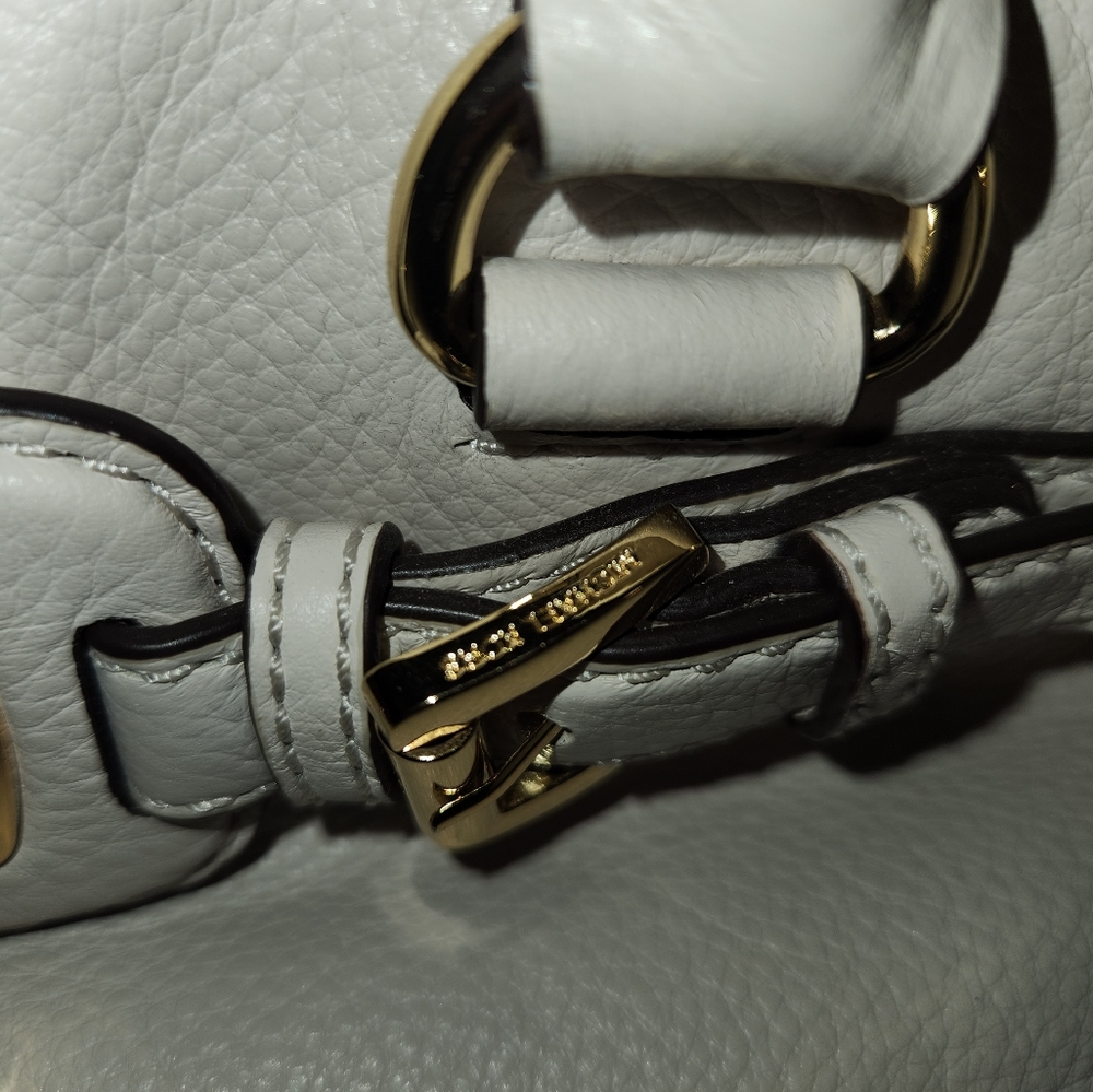 MK Purse - Picture 3 of 7